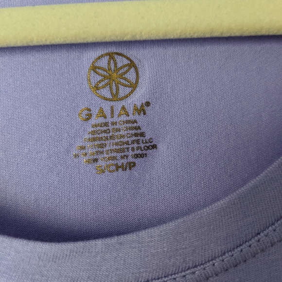 GAIAM Purple Yoga Workout Shirt Size Small - Picture 5 of 5